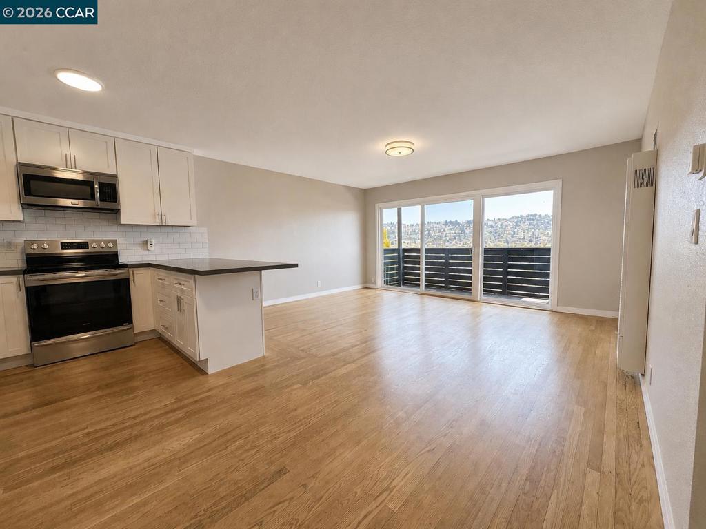 785 Taft Ave 10