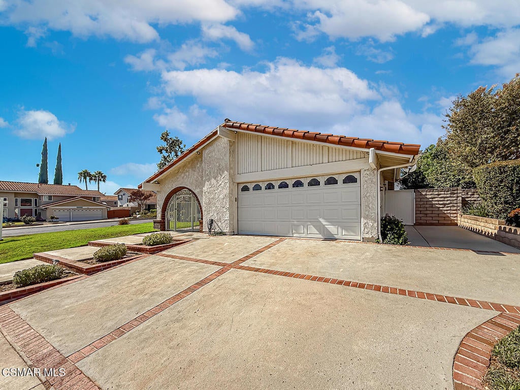 3243 Emerald Avenue