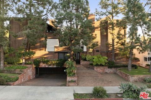 Photo of 202 San Vicente Boulevard #6, Santa Monica, CA 90402 (MLS # 26638765)