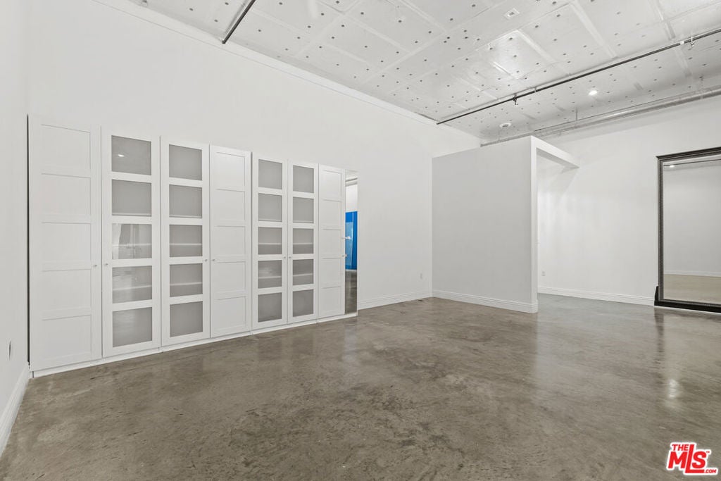 3785 Wilshire Boulevard 204
