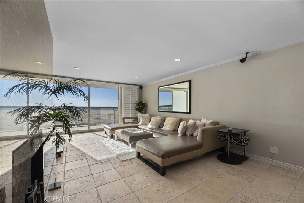 Photo of 4 Jib Street #3, Marina Del Rey, CA 90292 (MLS # TR25259025)