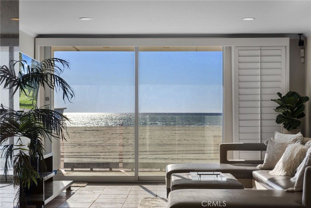 Photo of 4 Jib Street #3, Marina Del Rey, CA 90292 (MLS # TR25259025)