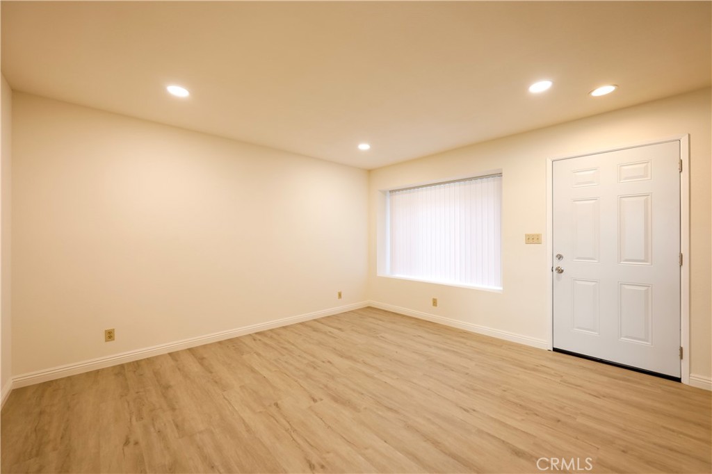 9311 Ramona Boulevard E