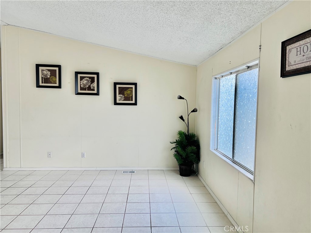 1560 S Otterbein Avenue 20