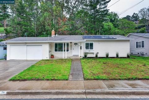 Photo of 1559 Linda Mar Blvd Blvd, Pacifica, CA 94044 (MLS # 41130190)