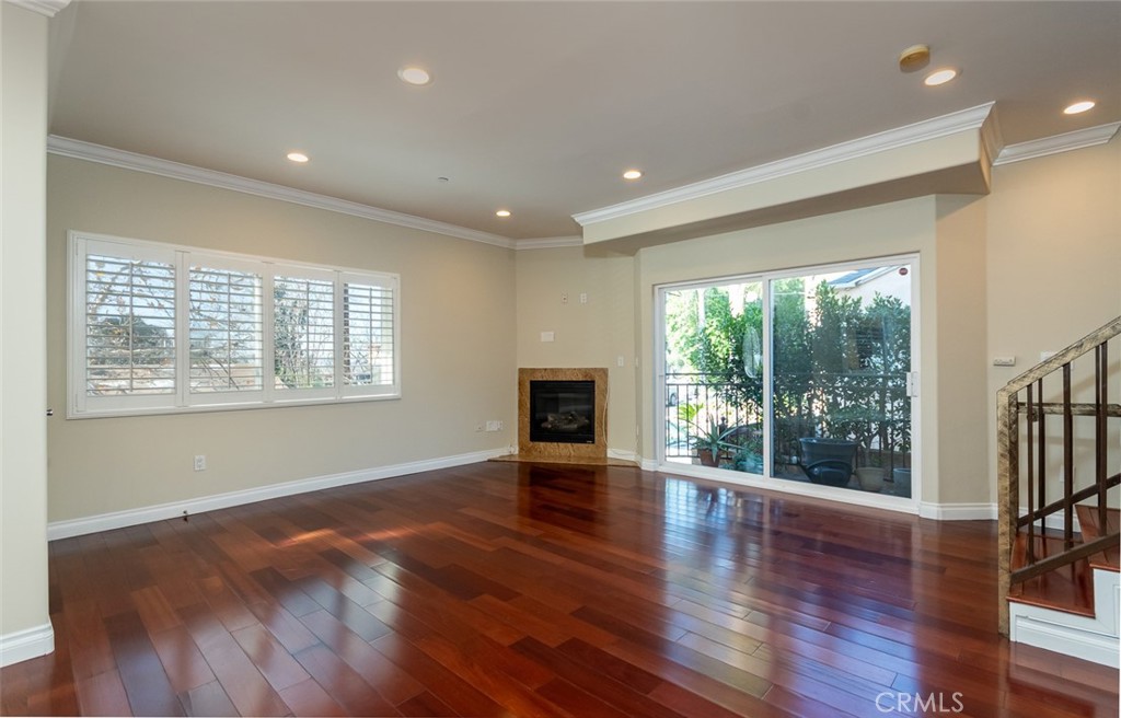 10160 Fernglen Avenue 7