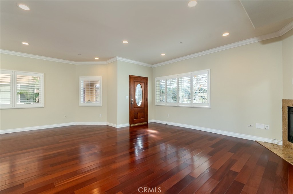 10160 Fernglen Avenue 7