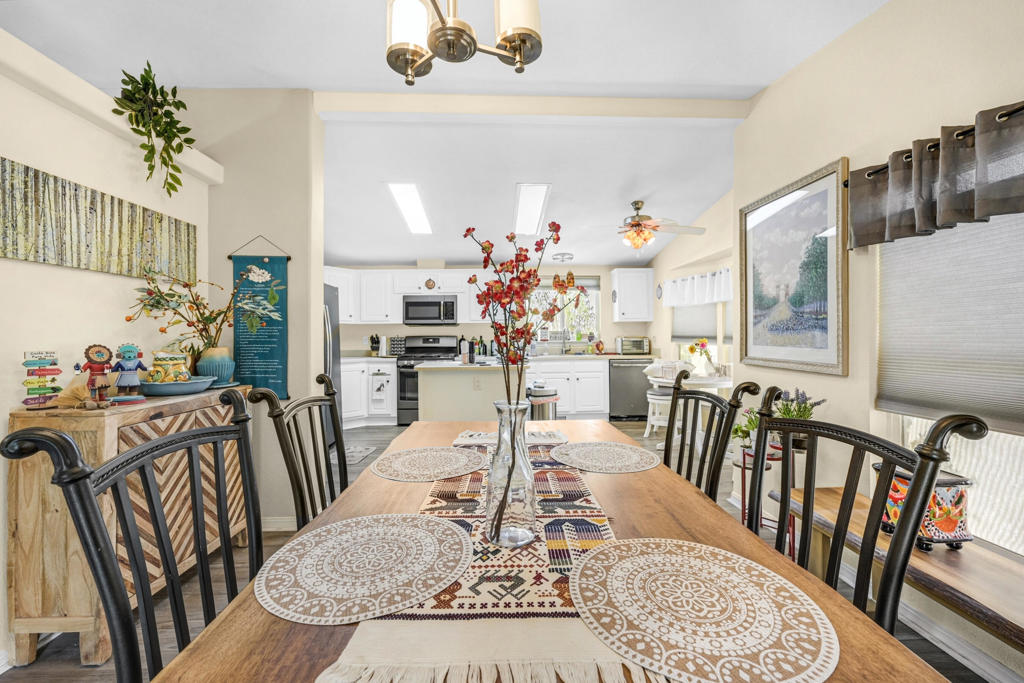 Desert Sands Mobile - Manufactured In Park