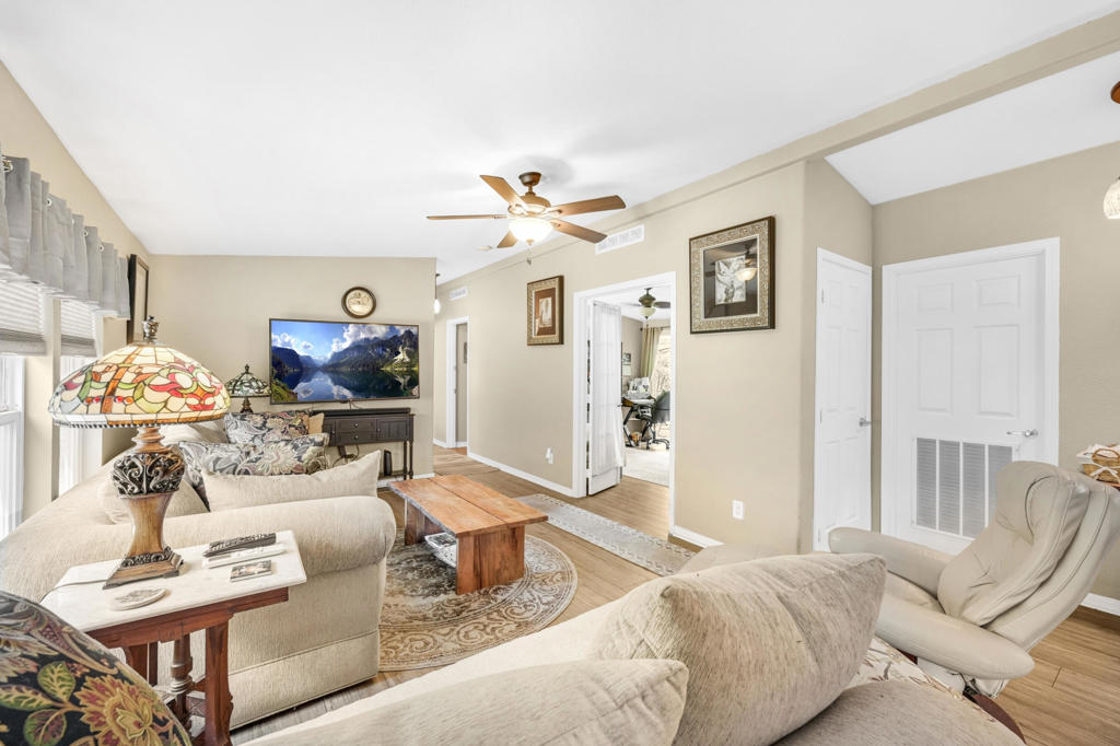 Desert Sands Mobile - Manufactured In Park