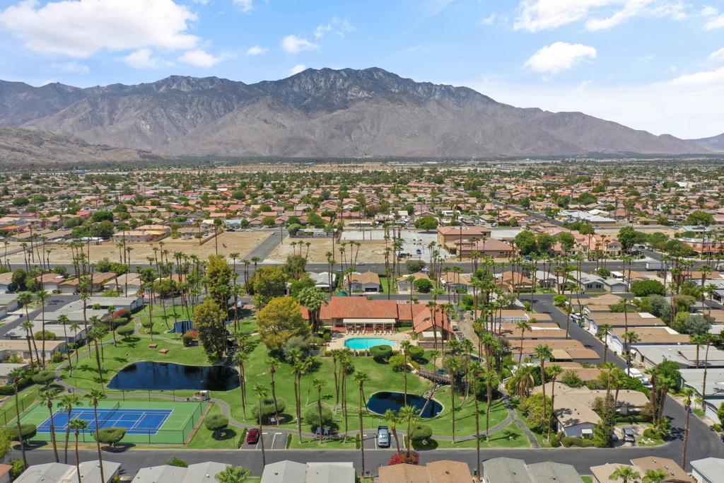 Desert Sands Mobile - Manufactured In Park