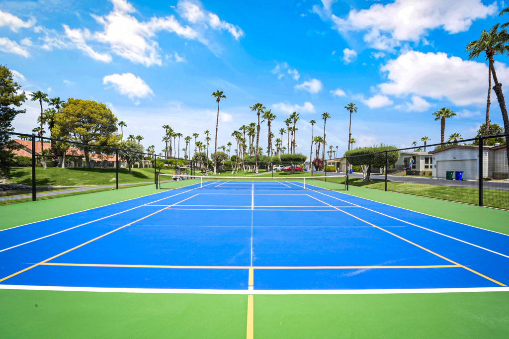 Desert Sands Mobile - Manufactured In Park