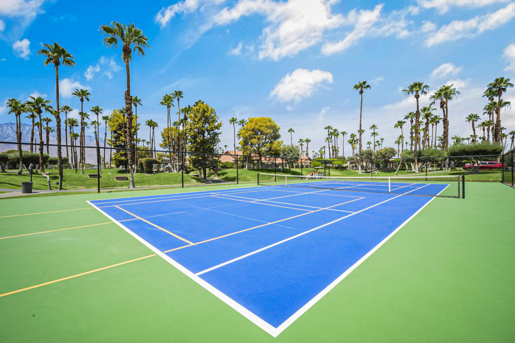 Desert Sands Mobile - Manufactured In Park