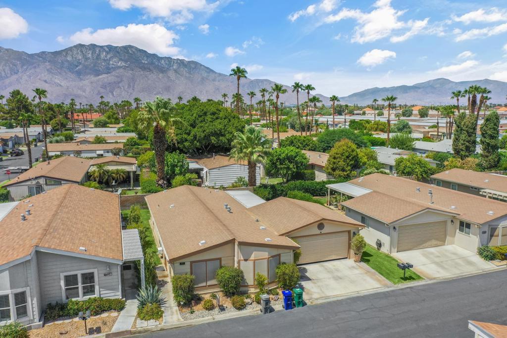 Desert Sands Mobile - Manufactured In Park