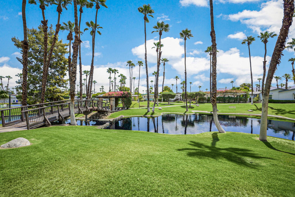 Desert Sands Mobile - Manufactured In Park