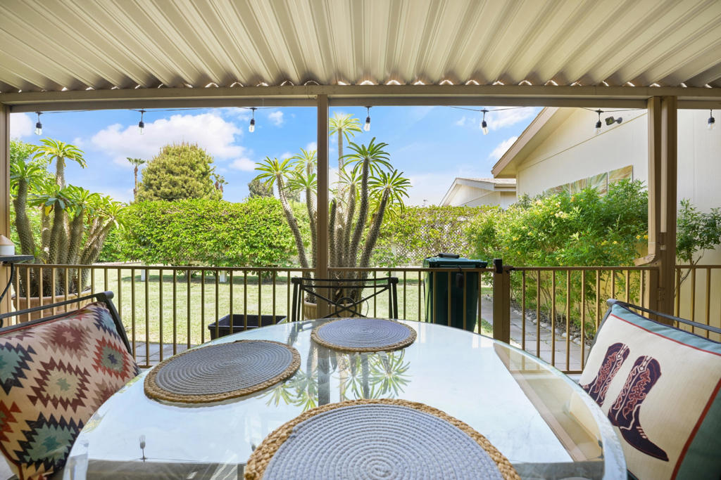 Desert Sands Mobile - Manufactured In Park