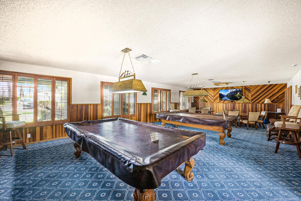 Desert Sands Mobile - Manufactured In Park