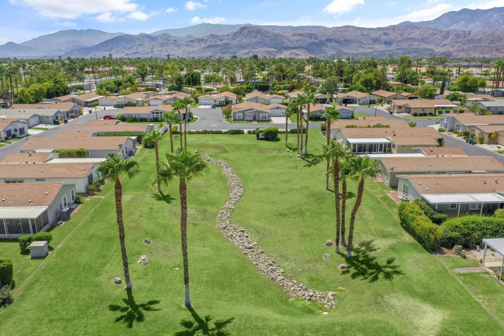 Desert Sands Mobile - Manufactured In Park