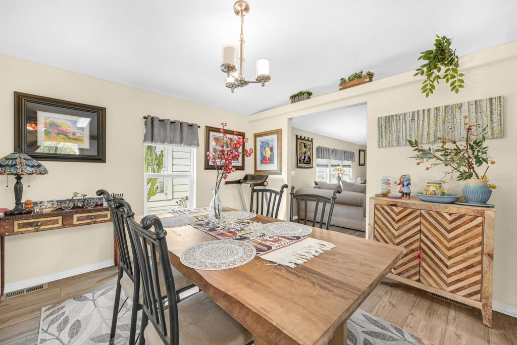 Desert Sands Mobile - Manufactured In Park