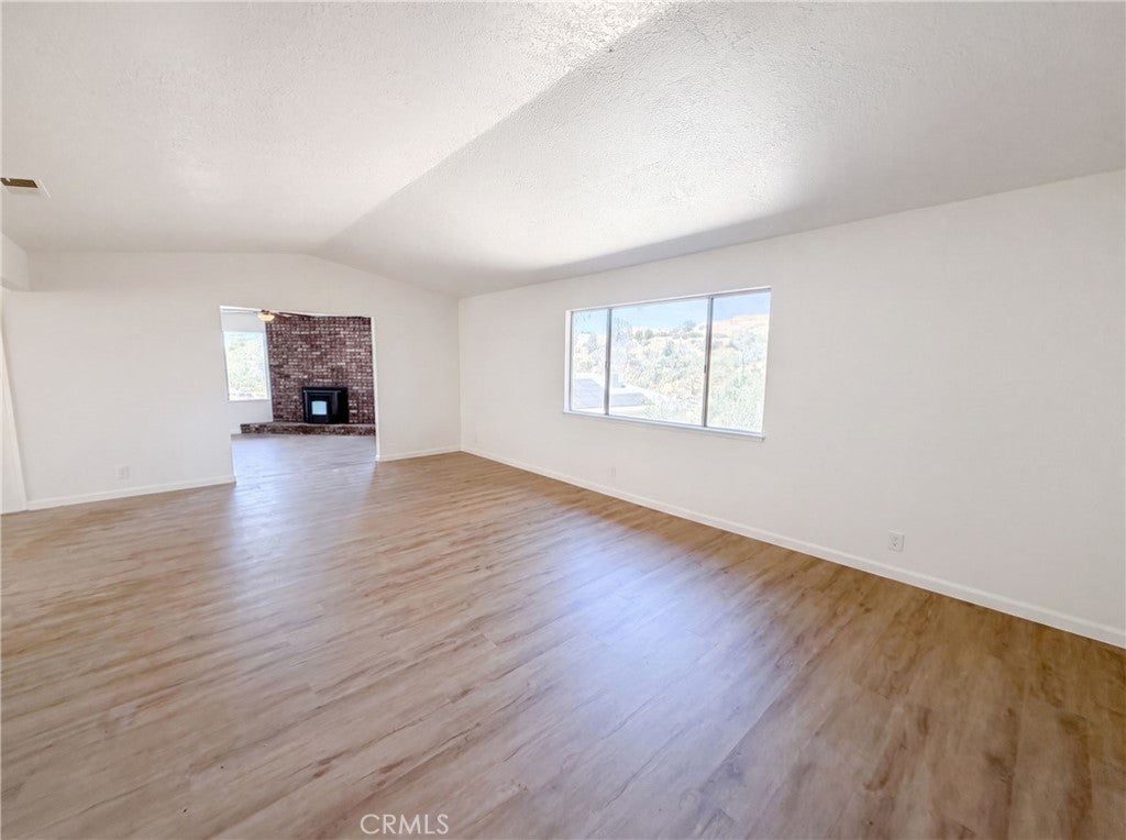 6041 Thornicroft