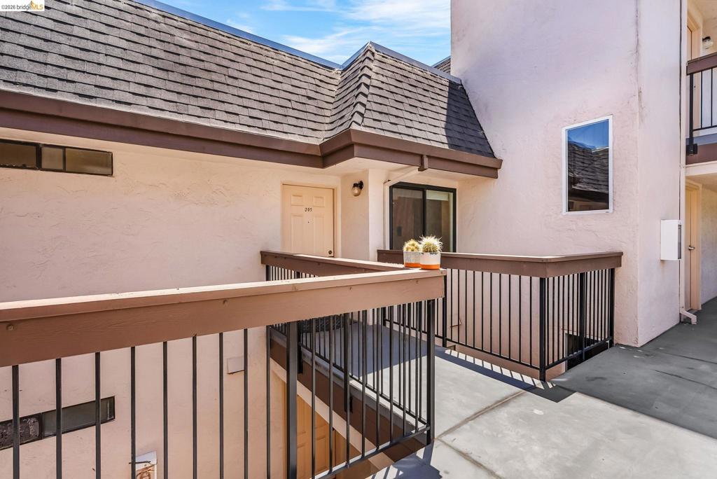 417 Evelyn Ave 205