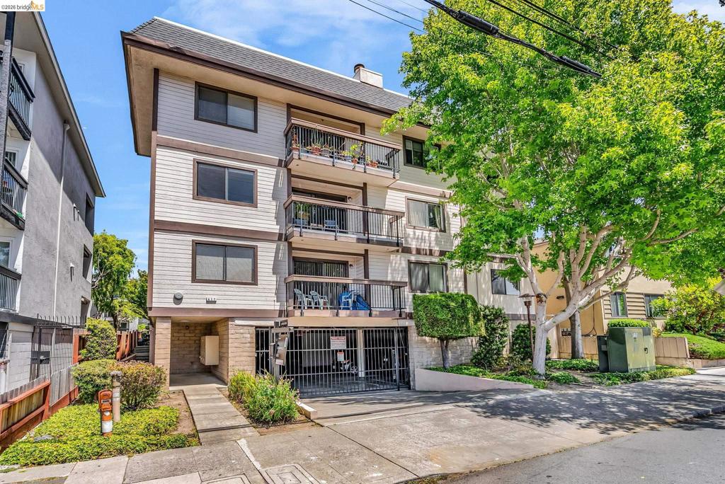 417 Evelyn Ave 205