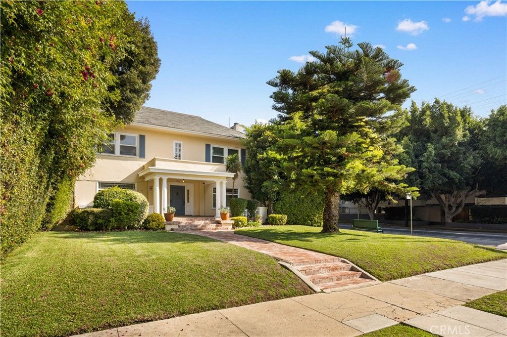 Photo of 268 S Norton Ave, Los Angeles, CA 90004 (MLS # OC25257086)