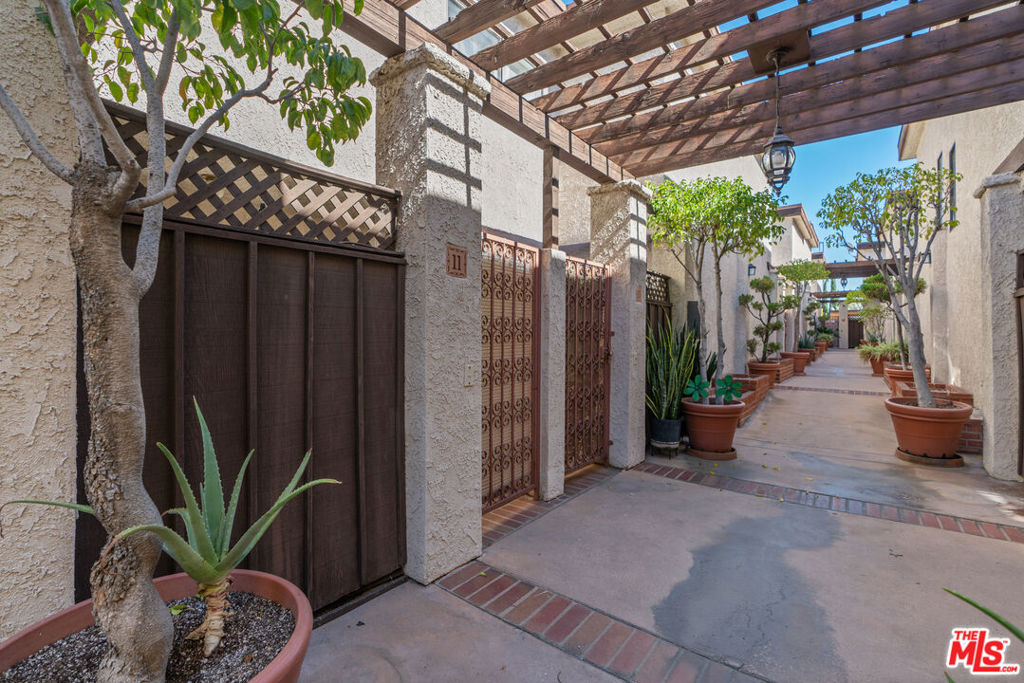 9210 Van Nuys Boulevard 11