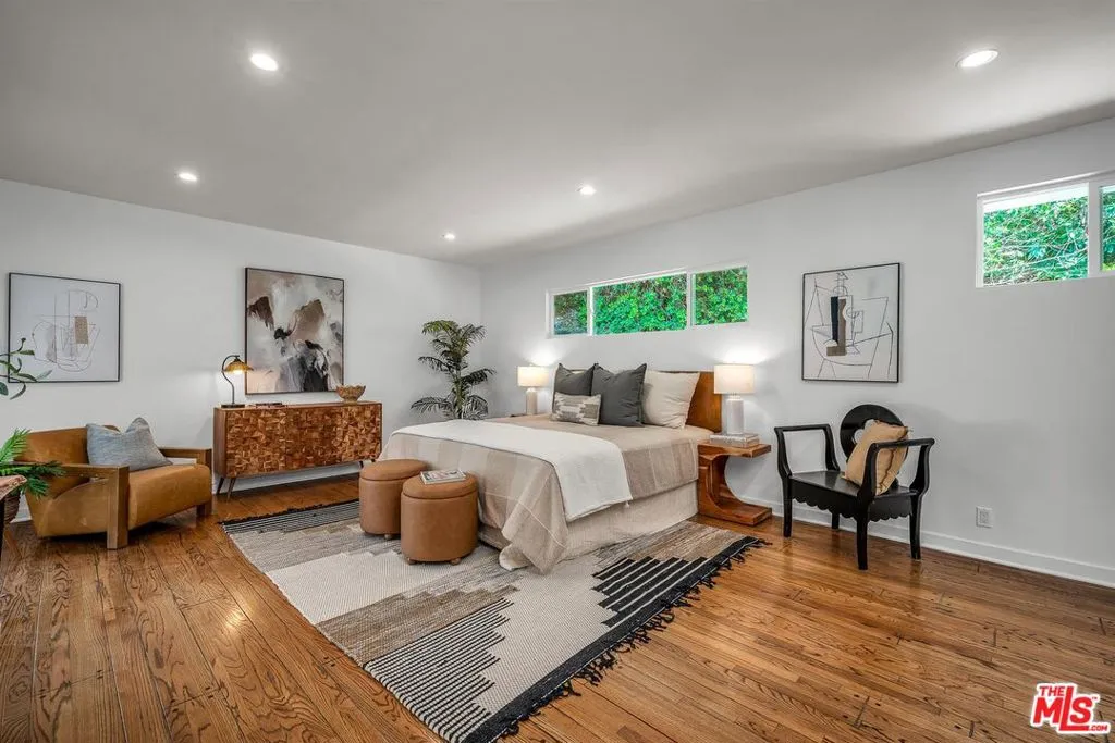 Beverly Hills, California 90210, United States, 5 Bedrooms Bedrooms, ,5 BathroomsBathrooms,Residential,Active,164028