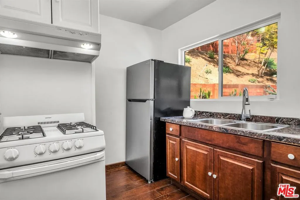 Beverly Hills, California 90210, United States, 5 Bedrooms Bedrooms, ,5 BathroomsBathrooms,Residential,Active,164028