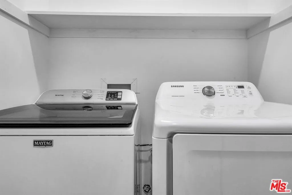 Beverly Hills, California 90210, United States, 5 Bedrooms Bedrooms, ,5 BathroomsBathrooms,Residential,Active,164028