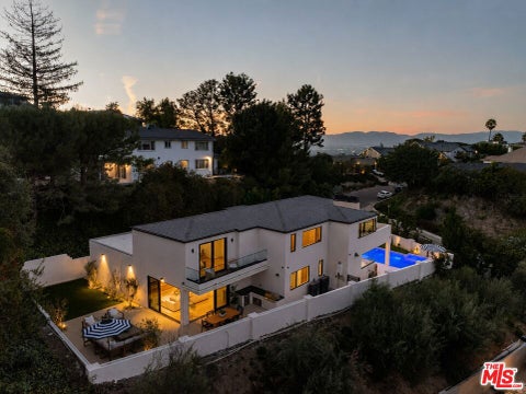 Photo of 8636 Edwin Drive, Los Angeles, CA 90046 (MLS # 26874825)