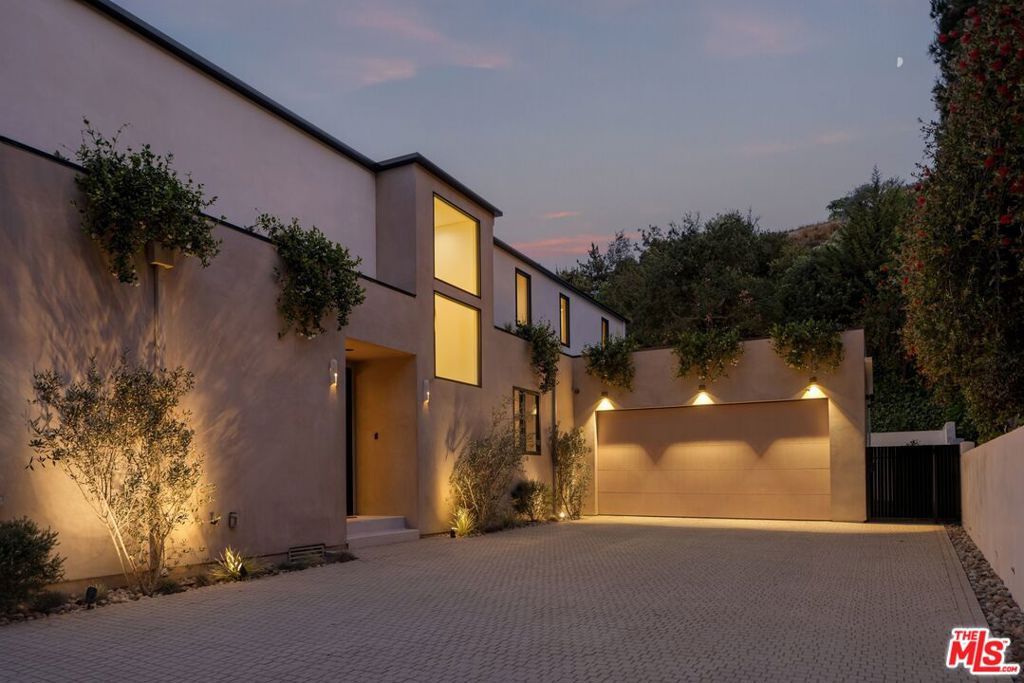 8636 Edwin Drive