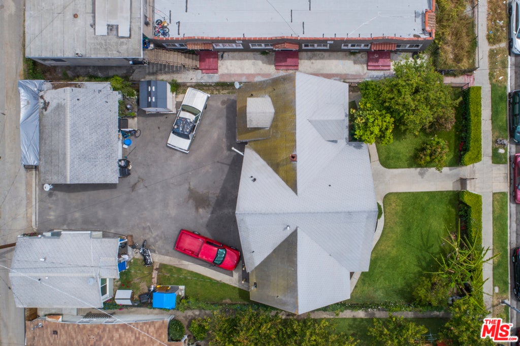 1459 W 29TH Street