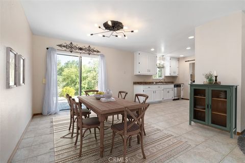 Photo of 8070 Coromar Ave Ave, Atascadero, CA 93422 (MLS # SC25232595)