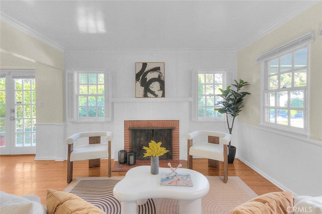 537 Jamestown