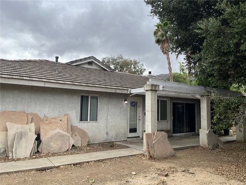 Photo of 34667 Borchard Rd #R, Lake Elsinore, CA 92530 (MLS # SW25238754)