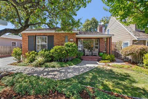 Photo of 248 Fairmont Avenue, San Carlos, CA 94070 (MLS # ML82051739)