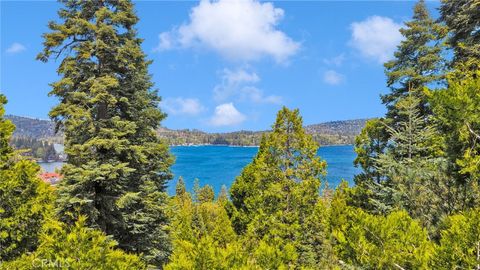 Photo of 325 Mittry, Lake Arrowhead, CA 92352 (MLS # HD26105435)