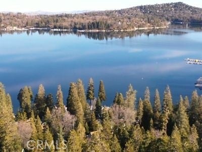 Photo of 325 Mittry, Lake Arrowhead, CA 92352 (MLS # HD26105435)