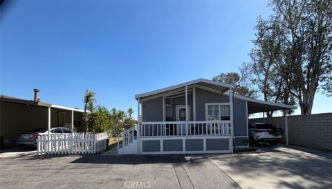 Photo of 17377 20 VALLEY BLVD Blvd, Fontana, CA 92335 (MLS # DW25234394)