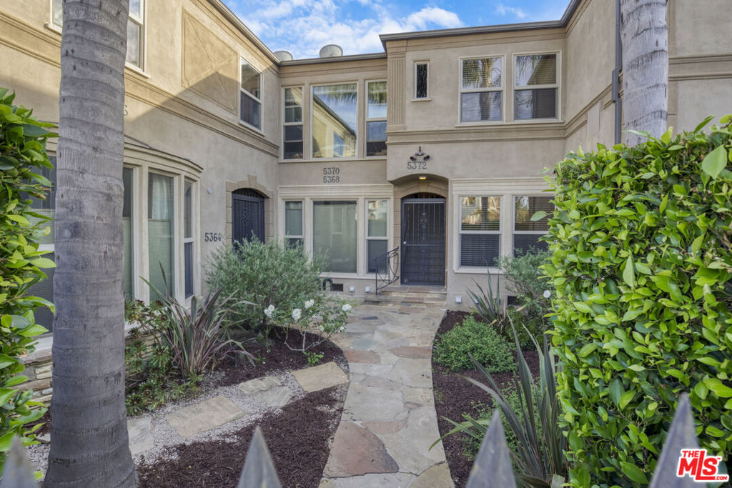 1202 S Cochran Avenue