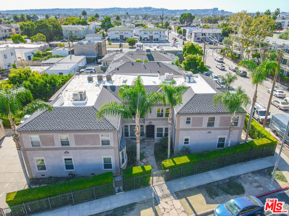 1202 S Cochran Avenue