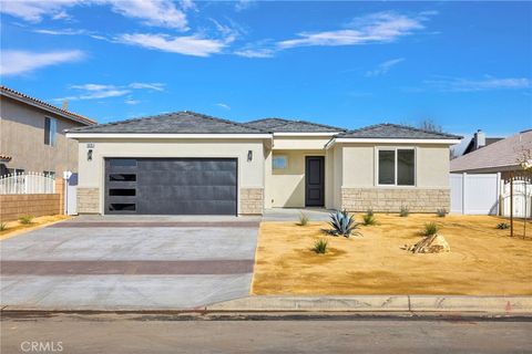 13525 Sea Gull Dr Victorville CA 92395