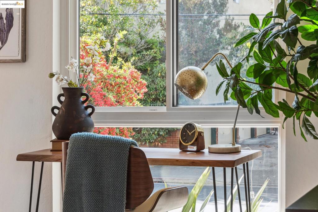 PIEDMONT AVENUE - Residential