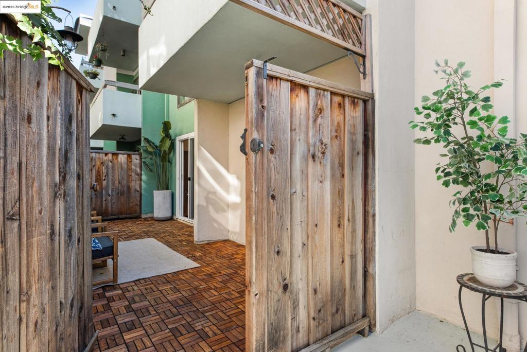 PIEDMONT AVENUE - Residential