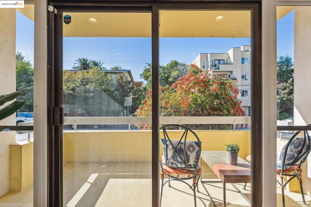 PIEDMONT AVENUE - Residential