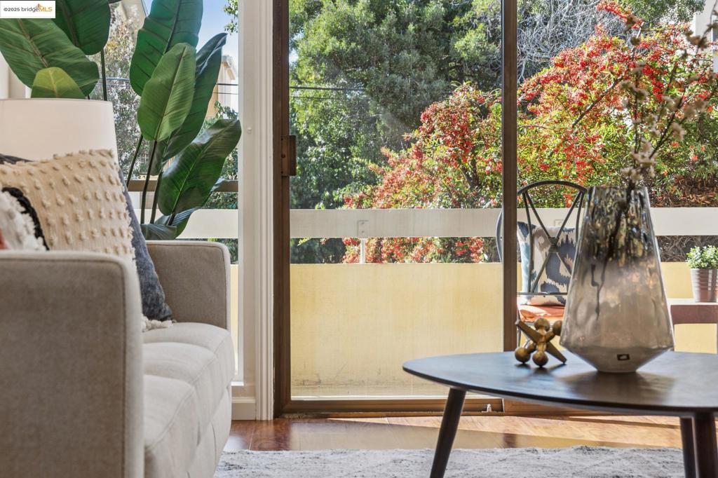 PIEDMONT AVENUE - Residential