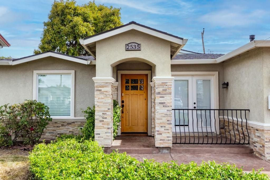 Photo of 2535 Crystal Drive, Santa Clara, CA 95051 (MLS # ML82033445)