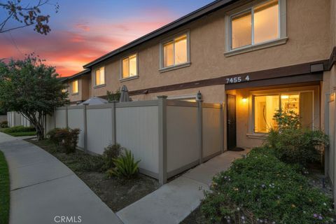 Photo of 7455 Shadyglade Ave #4, North Hollywood, CA 91605 (MLS # IV26033138)
