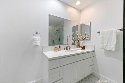 Tiny photo for 23732 Gerrad Way, West Hills, CA 91307 (MLS # SR26152674)